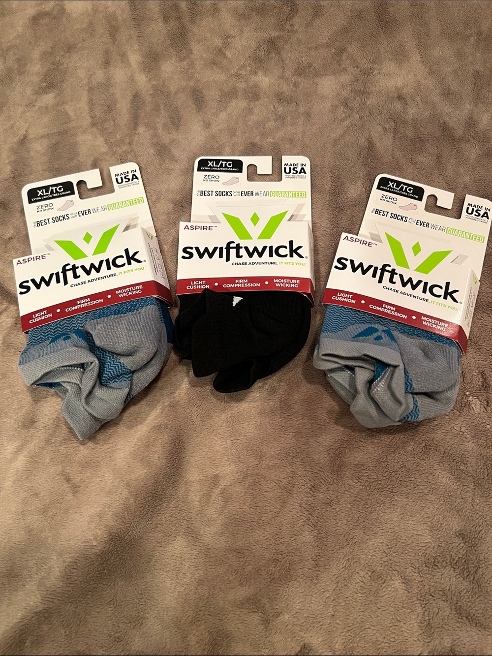 Swiftwick Aspire Men’s Athletic Socks — Black and Light Blue